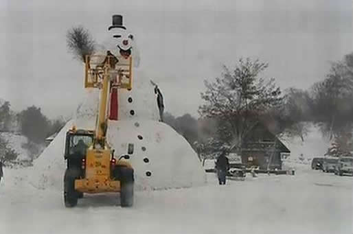 Польский снеговик-"годзилла". Смешные фото с характером и индивидуальностью