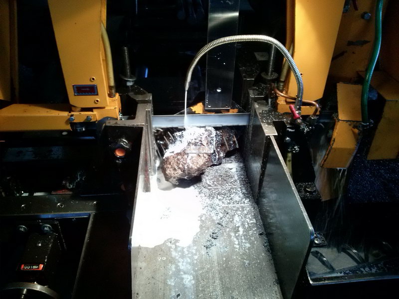 Челябинский метеорит распилили. Юмор вещь серьезная: забавные снимки