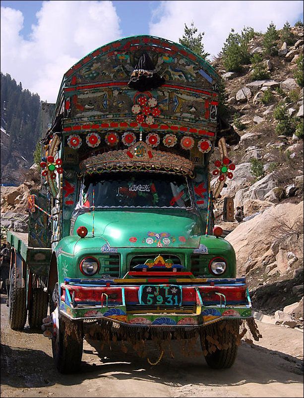 Пакистанские грузовики и автобусы. Хохотные моменты: подборка смешных фотографий