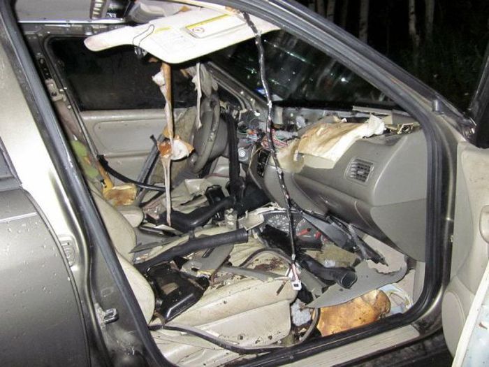 Четверо вандалов уничтожили 14 автомобилей за ночь!
