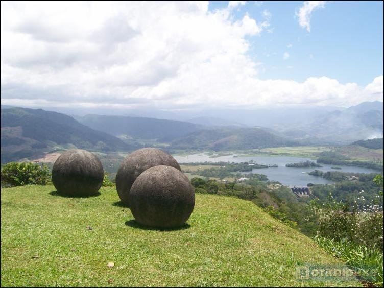 Откуда на Коста-Рике эти шары ?. Приятное впечатление: забавные фотографии на каждый день