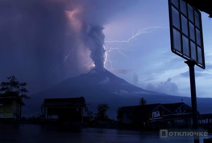 необычное явление_вулканические молнии.. Игривые изображения, обеспечивающие радостный смех
