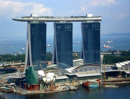Отель Marina Bay Sands в Сингапуре.. Снимки с остроумными надписями и комментариями