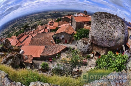 Деревня Монсанто в Португалии. Юмор в фотографиях: лучшие смешные снимки