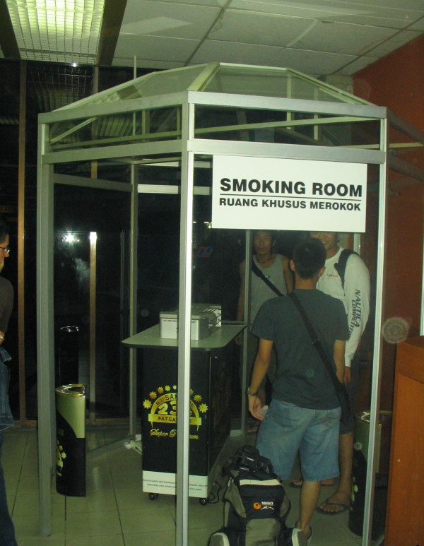 Борьба с курением в Азии. Снимай жизнь: классные фотографии, запечатлевшие забытые детали